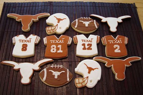 Cookies with Longhorn spirit.  Put on a normal cake for a groom's cake with UT spirit? Longhorn Cookies, Hook Em Horns Texas Longhorns, Longhorn Party, Football Sugar Cookies, College Cookies, Specialty Cookies, Texas Party, Football Cookies, Ut Longhorns