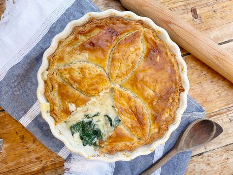 leek, mushroom and spinach pie with a cheesy sauce - Dom in the Kitchen Mushroom And Leek Pie, Ruff Puff Pastry, Leek And Mushroom Pie, Leek Mushroom, Corn Pie, Leek Pie, Onion Pie, Mushroom Pie, Spinach Pie