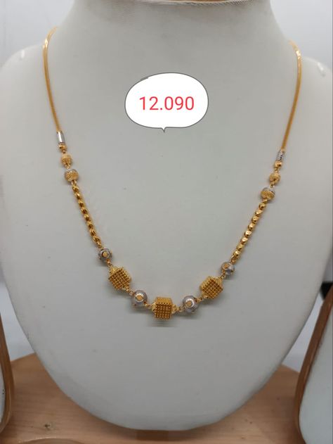 Gold Chain Designs For Women, Gold Mala, Antique Necklaces Design, New Gold Jewellery Designs, Fancy Jewelry Necklace, Modern Gold Jewelry, Gold Jewelry Simple Necklace, Black Gold Jewelry, Gold Mangalsutra Designs