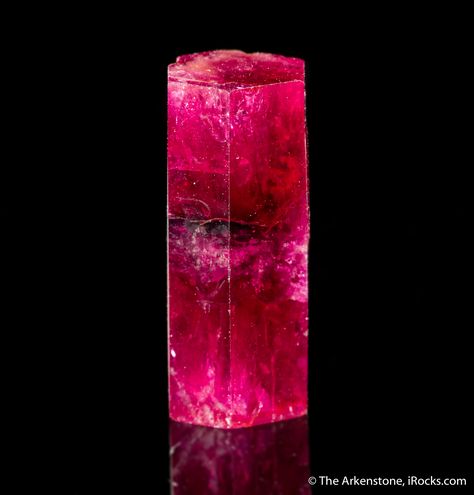 Crystal Reference, Red Beryl, Asian Jewelry, Crystal Grids, Utah Usa, Fine Minerals, Cool Rocks, Colored Gems, Minerals And Gemstones