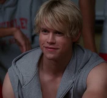 5 Weird Things That Teen Shows Think About Actual Teens Sam Evans Glee, Glee Sam, Chord Overstreet Glee, Glee Aesthetic, Glee Icons, Glee Characters, Sam Evans, A Tutto Reality, Chord Overstreet