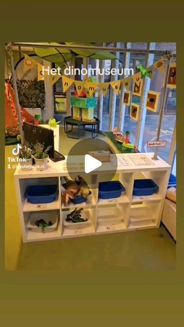 Kleuterjuffie on Instagram: "De kinderen vinden het thema fantastisch!!! Er wordt zo hard gewerkt! Wij hebben een grote groepsdino gemaakt en allemaal kleine dino's. De kinderen uit groep 2 hebben hun dino zelf een naam gegeven. Echt hilarisch! #kleuterjuffie #thematischwerken #hetdinomuseum #kleuters #ontwikkelingsgerichtonderwijs #spelenderwijsleren #ontdekken #creatiefonderwijs #kleuter #kleuterleren #themadino #themaprehistorie #thema #megabetrokkenheid" Dino Activities For Preschool, Dino Museum, Thema Dino, Dinosaur World, January 20, On Instagram