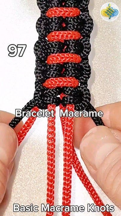 Paracord Bracelet Patterns, Paracord Dog Collars, Paracord Tutorial, Cardboard Crafts Diy, Beaded Dog Collar, Paracord Knots, Paracord Projects, Jewelry Knots, Macrame Tutorial