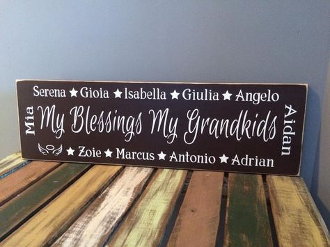 Grandparents Blessing with grandchildren names Grandparent Signs, Diy Gifts For Grandparents, Mimi Quotes, Chicken Wire Diy, Grandchildren Sign, Diy Gifts For Grandma, Summer Wedding Diy, Diy Gifts To Sell, Diy Storage Bench