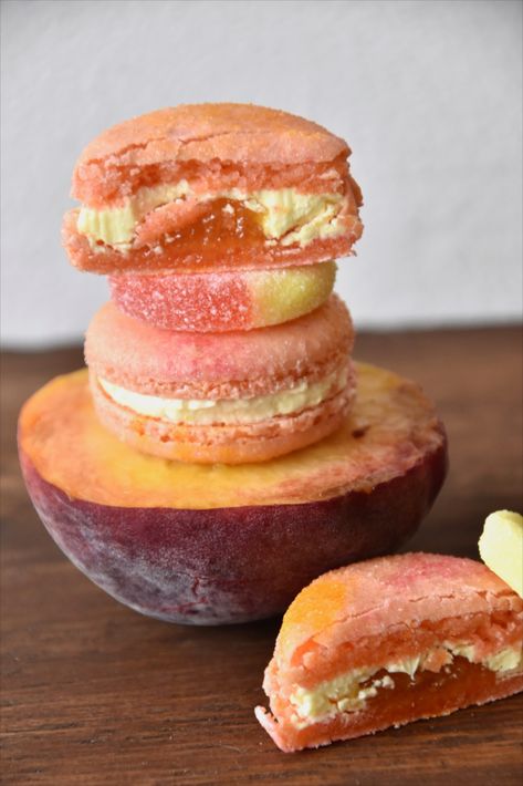 Peach Ring Dessert, Summer Macaron Flavors, Macarons Flavors, Peach Macaron, Peach Buttercream, Macaroon Filling, French Macaroon Recipes, Peach Ring, Le Macaron