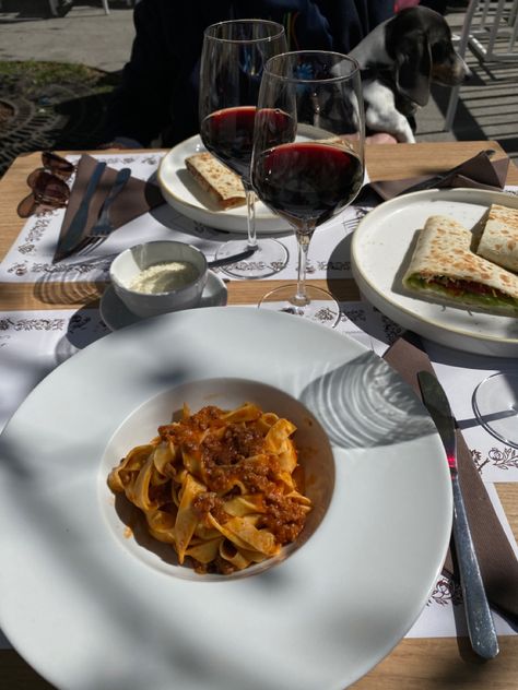 My super yummy italian lunch , yummy yummy. Amazing . The best tagliatelle in town . #milan #italianfood Pasta Italy, Italian Lunch, Italian Table, Super Yummy, Yummy Yummy, Lunch Time, Italian Recipes, Food Lover, Milan