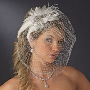 Weddings $109 Wedding Veils Headpieces, Cage Veil, Bridal Birdcage Veils, Wedding Veil Vintage, Vintage Headpiece, Veil Headpiece, Veil Styles, Bridal Fascinator, Feather Headpiece