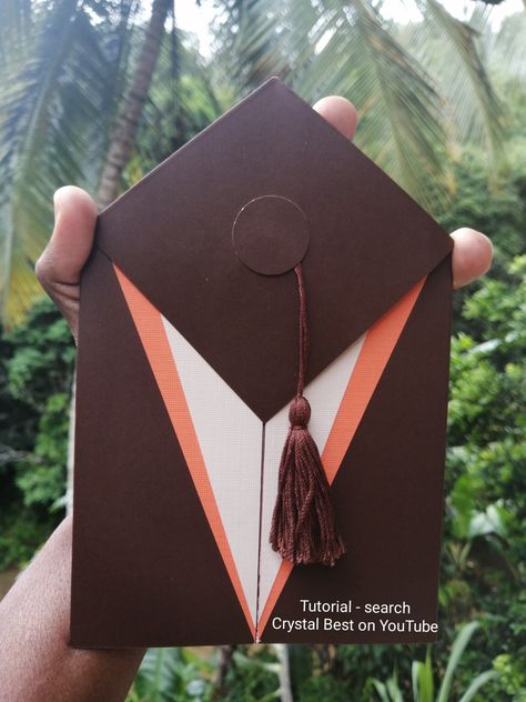 DIY Graduation Cap and Gown Card Graduation Cap Cards Template, Invitation Handmade Cards, Graduation Greeting Cards Handmade, Graduation Cards Ideas, Make A Graduation Cap, Grad Cap And Gown, Handmade Graduation Cards, Graduation Cards Diy, Graduation Card Ideas