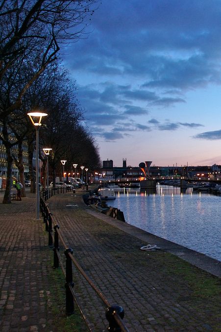 England - Bristol: Harbourside … Bristol Uk Aesthetic, Uk Neighborhood, Bristol Aesthetic, Bristol Harbourside, Nice Restaurants, Bristol University, England Aesthetic, Bristol England, Bristol City