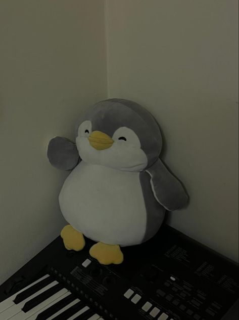 Miniso Plushies Penguin, Penguin Stuff Toy, Miniso Stuff Toys, Penguin Room Decor, Cute Penguin Wallpaper, Miniso Penguin, Miniso Plush, Penguin Room, Penguin Plushie