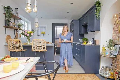 Take a look inside Stephanie's impressive blue kitchen diner... Small Narrow Kitchen, Old Sink, Narrow Rooms, Narrow Kitchen, Shaker Style Kitchens, Herringbone Tile, Kitchen Area, Divider Wall, Kitchen Floor Tile