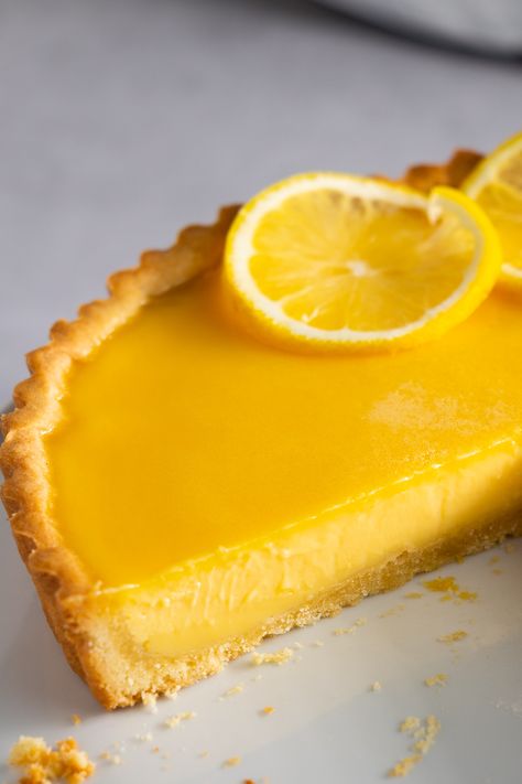 No Bake Lemon Curd Tart Lemon Coconut Tart, Healthy Lemon Tart, No Bake Lemon Tart, Lemon Tart Plating, Lemon Curd Tart Recipe, Lemon Curd Pie Recipe, Lemon Curd Tarts, Lemon Curd Pie, Curd Tart