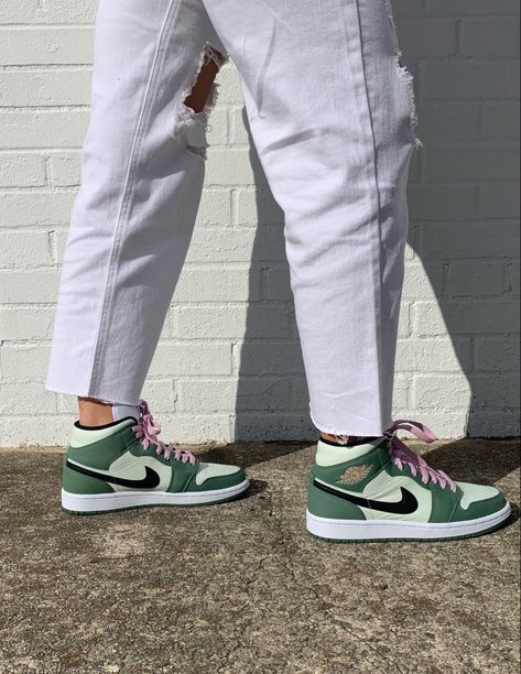 these are the nike air jordan 1 mids in dutch green<3 Jordan 1 Dutch Green Outfit, Jordan Mids Outfit, Sporty Green Nike Jordan Shoes, Jordan 1 Dutch Green, Nike Air Jordan Verte Pastel, Dutch Green Jordans, Jordan 1 Mid Dutch Green, Green Breathable Jordan Shoes For Streetwear, Jordan 1 Mids