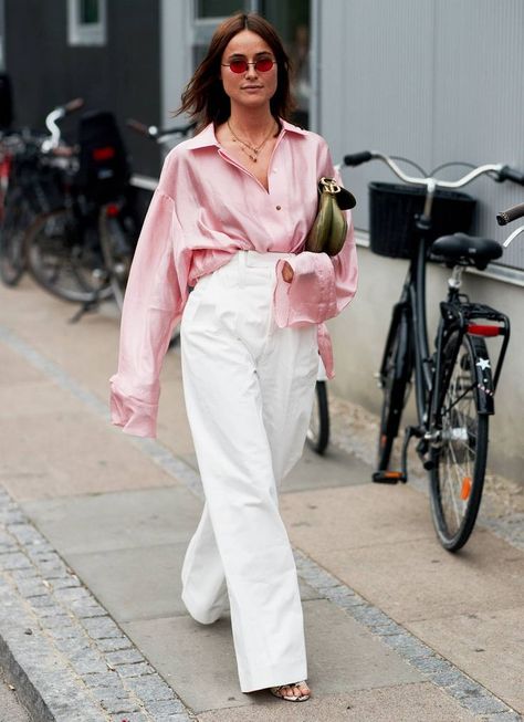 Behold: The Best Pink Clothing and Accessories Money Can Buy | Who What Wear UK Casual Chique Stijl, September Fashion, Style Désinvolte Chic, Moda Hippie, Maxi Dress Summer, Fashion Week 2018, Beige Outfit, Copenhagen Fashion Week, Looks Street Style