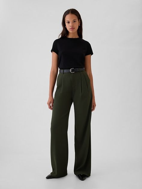 365 High Rise Pleated Trousers Green Business Pants, Hip Business Casual, Business Casual For Nurses, Styling Green Trousers, Massage Therapist Outfits For Women, Women’s Work Wear, Transmasc Formal Wear, Women’s Slacks, Green Slacks Outfit