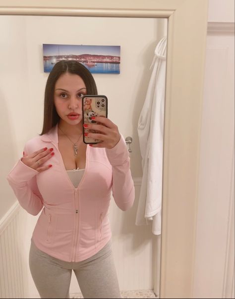 Pink Lulu Jacket Outfit, Coquette Pink Outfit, Pretty Items, Coquette Outfit, Modern Clothes, Working Out Outfits, Photos Aesthetic, Pink Pilates, Goals Motivation