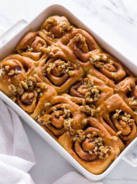 Eggless Cinnamon Rolls, Gooey Cinnamon Rolls, Cinnamon Roll Bake, Vegan Cinnamon Rolls, Cinnamon Rolls Easy, Brown Sugar Glaze, Love Soft, Sugar Glaze, Breakfast Pastries