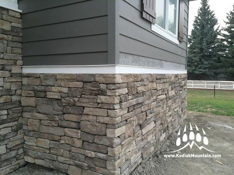 Exterior Stacked Stone Ideas, Rock On Outside Of House, Stone At Bottom Of House, Half Siding Half Stone Exterior, Stone Bottom Of House, Rock Porch Ideas, Stone On Bottom Of House Exterior, Stacked Stone Exterior House, Stone On Exterior Of House