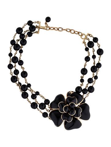 Chanel Triple Strand Camellia Bead Necklace Black Necklace Outfit, Necklace Chanel, Angel Accessories, Chanel Jewelry Necklace, Van Cleef And Arpels Jewelry, Chanel Bracelet, Necklace Outfit, Chanel Necklace, Camellia Flower