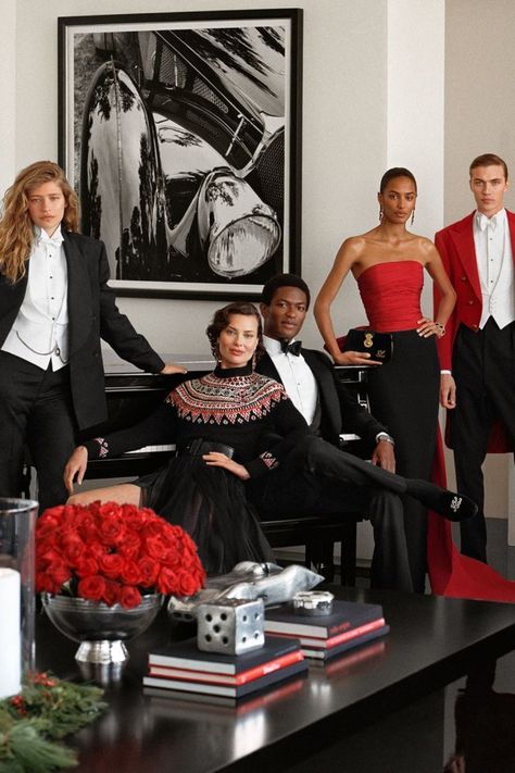 Ralph Lauren Family Photoshoot, Ralph Lauren Style Women, Ralph Lauren Photoshoot, Ralph Lauren Christmas, Xmas Outfits, Holiday 2022, Glam Photoshoot, Classy Christmas, Holiday Attire