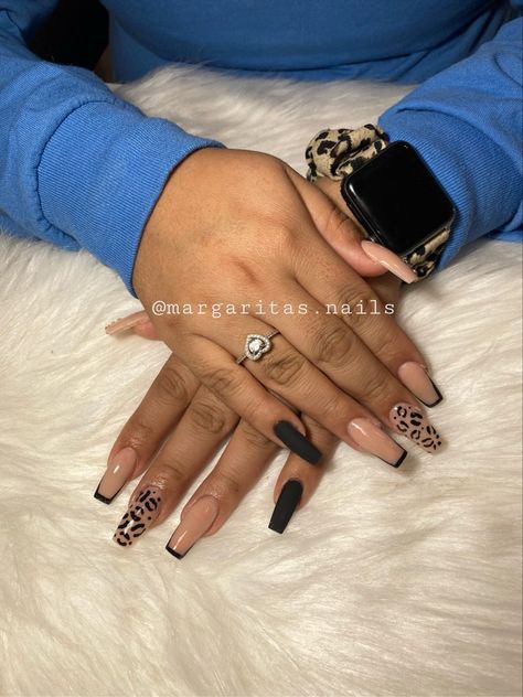 black and nude cheetah nails Black Leopard Acrylic Nails, Nude Nails On Black Women, Black Nails With Cheetah Print, Black And Cheetah Nails, Cheetah Nails Short, Nude Cheetah Nails, Nude And Black Nail Designs, Nude Nails For Black Women, Black Cheetah Nails