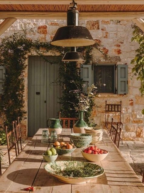 @ilylouisa Masseria Moroseta, Mesa Exterior, Style Deco, Village Houses, Patio Dining Set, Al Fresco Dining, Outdoor Dining Table, Outdoor Design, Patio Design