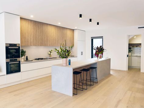 Norsu Kitchen Renovation Achieves Chic On a Budget - realestate.com.au Kitchen Words, Interior Modern, Kitchen Room Design, Kitchen Inspiration Design, Kitchen Reno, Open Kitchen, White Cabinets, Kitchen Space, Contemporary Kitchen