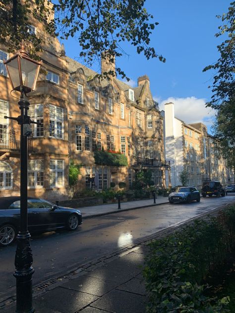 London Neighborhood Aesthetic, England Neighborhood, Neighborhood Aesthetic, London Dreams, London Baby, London Aesthetic, Beautiful Scenery Pictures, London Flat, City Vibe