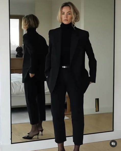 Smart Black Outfits Women, All Black Outfit With Blazer, Black Suit Trousers Women Outfit, Style Black Trousers, All Black Outfit Classy, Chic Black Tailored Wide Leg Pants, Business Christmas Party Outfit, Black Blazer Outfit Dressy, Chic Black Wide-leg Suit