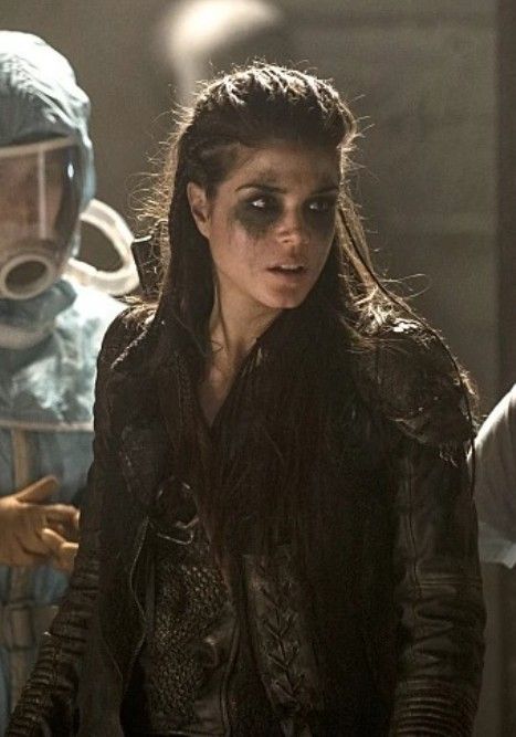 Octavia Costume, Octavia Blake Blodreina, Mandalorian Aesthetic, The 100 Octavia, The 100 Aesthetic, Vikings Halloween, Rp Aesthetic, Octavia Blake, Marie Avgeropoulos