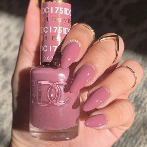 Fall Pink Nails Dnd, Mauve Pink Nail Polish, Dnd Mauve Gel Polish, Dusty Rose Nail Color, Fall Nail Colors Dnd Gel, Pink Mauve Nails, Dc Gel Polish Colors, Fall Pink Nails Shades, Dnd Pink Gel Polish Colors