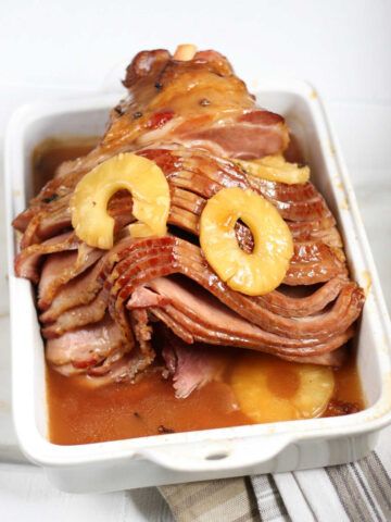 Sugar Ham Glaze, Brown Sugar Glazed Ham, Cooking Spiral Ham, Ham With Pineapple, Brown Sugar Pineapple, Ham In The Oven, Sugar Ham, Spiral Cut Ham, Brown Sugar Ham