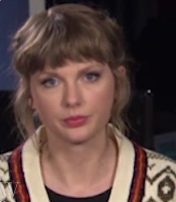 Taylor Swift Memeable Face Expression, Taylor Swift Side Eye Funny, Taylor Swift Disgusted Face, Taylor Swift Memeable Face, Taylor Swift Reaction Pics, Annoyed Face, Mad Face, Whatsapp Stickers, Laughing Face