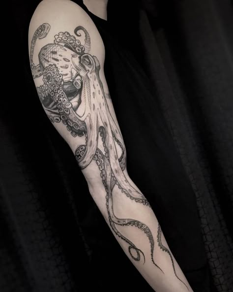 Octopus Tattoo Sleeve, Kraken Tattoo, Squid Tattoo, Tattoo Samples, Diy Tattoo Permanent, Vogel Tattoo, Serpent Tattoo, Octopus Tattoo Design, Octopus Tattoos