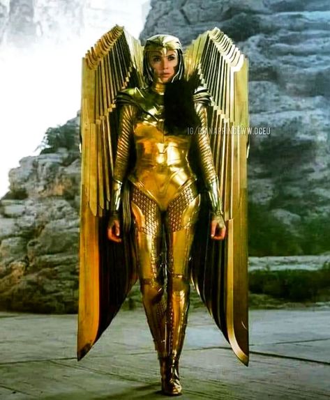 𝐖𝐨𝐧𝐝𝐞𝐫 𝐖𝐨𝐦𝐚𝐧 on Instagram: “Wonder Woman 1984 Golden Eagle Armor 😍💞 Follow me @dianaprinceww.dceu for more Wonder Woman contents! • • • • • Hope you have a…” Wonder Woman Golden Eagle, Ninja Wallpaper, Wonder Woman 1984, Gold Armor, Wonder Woman Cosplay, Wonder Woman Art, Movie Artwork, Gal Gadot Wonder Woman, Marvel Vs Dc