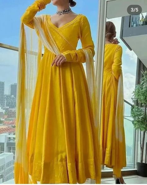 Navarathri Outfits, Yellow Frock Suit, Lehenga Aesthetic, Haldi Dress Ideas, Haldi Outfits, Stylish Kurtis Design, Haldi Outfit, Long Frock Designs, Yellow Suit