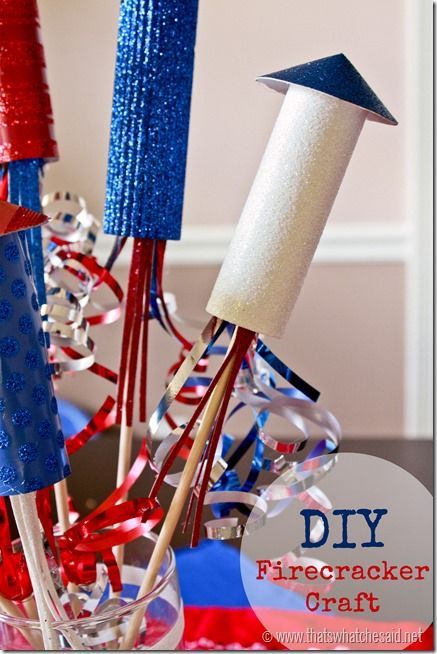 DIY Firecracker Paper Centerpiece!  How cute would this be on your table this summer to celebrate all the patriotic holidays? Diy Firecrackers, Firecracker Craft, Paper Centerpieces, Patriotic Centerpieces, Fireworks Craft, Pringles Can, 4th Of July Parade, Fourth Of July Decorations, 4th July Crafts