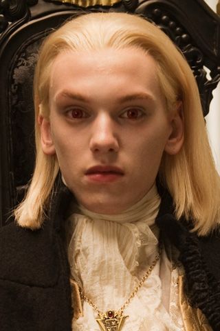 Caius From Volturi played by Jamie Campbell Bower Cauis Volturi, Caius Volturi, Twilight Story, Kelly Carlson, Twilight Saga New Moon, Twilight New Moon, Twilight Film, Twilight Pictures, Nikki Reed