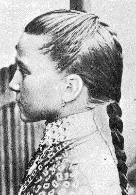 Hungarian hairstyle Hungarian Hairstyles, Folk Hairstyle, Hungarian Clothing, Hungarian Culture, Chicago Musical, Simple Braid, Historical Hairstyles, Female Hair, Easy Braids