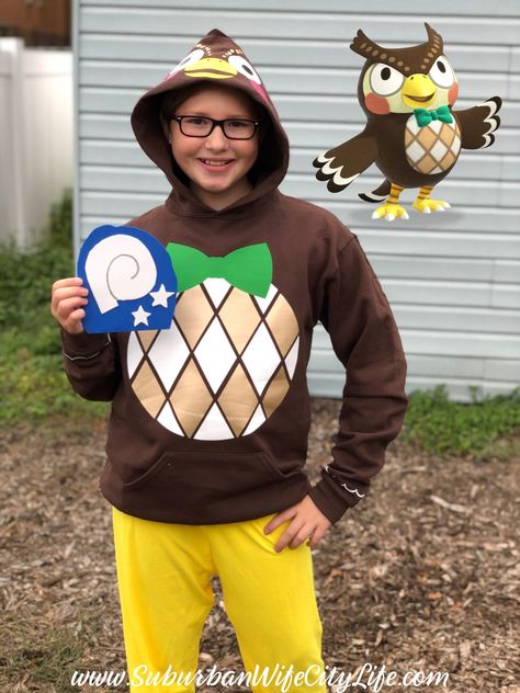 DIY Blathers costume from Animal Crossing is easy to pull together using a Cricut #CricutCreated #AnimalCrossing #Blathers #DIYCostume Tetris Costume, Animal Crossing Costume, Mabon Crafts, Animal Crossing Cosplay, Halloween Acnh, Animal Crossing Dress, Cosplay Group, Halloween Costumes Party, Family Fun Ideas