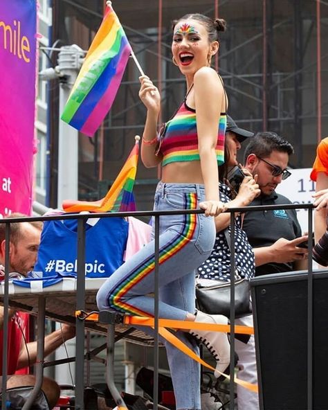 Victoria Justice Pride Parade Outfit, Rave Concert, Gay Pride Parade, Gay Fashion, Pride Outfit, Pride Parade, Victoria Justice, Lgbtq Pride, Lgbt Pride