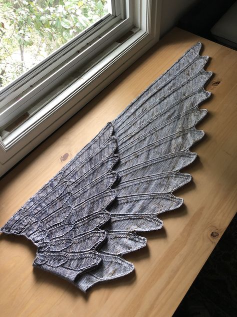 Ravelry: Wingspan by Kyle Vey Feather Knitting Pattern, Wingspan Shawl, Wings Tutorial, Crochet Bat, Linen Stitch, Wrap Pattern, Knitted Shawls, Knitting Techniques, Tapestry Needle