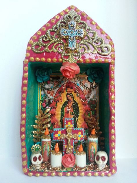 We would have an altar for Our Lady of Guadalupe. Shrines Box, Shrines Art, Altar Design, Mini Altar, Old Wooden Boxes, Travel Crafts, Mexican Home Decor, Mexican Crafts, Sacred Spaces