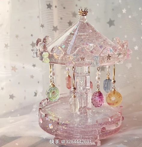 Music Box Aesthetic, Resin Carousel, Carousel Jewelry, 3d Pokemon, Crystal Phone Case, Pandora Gold, College Apartment Decor, Diy Resin Projects, Crystal Figurines