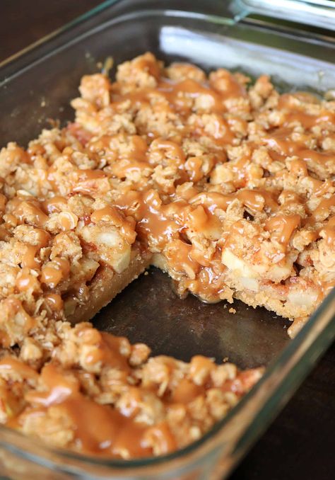 Dutch Apple Pie Bars Easy, Apple Crumble Squares, Carmel Apple Desserts Easy, Caramel Apple Bars Recipe, Apple Streusel Bars, Apple Christmas Dessert, Flaky Apple Pie Bars, Buttery Desserts, Thanksgiving Apple Desserts