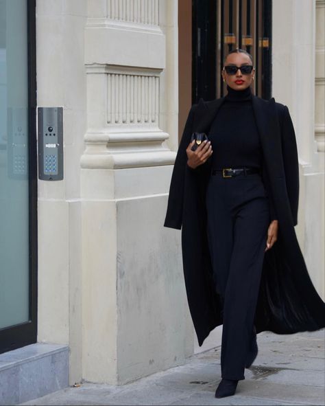 Winteroutfits Chic, Classy Airport Outfit, Jasmin Tookes, Soft Feminine Outfits, Mode Swag, Lawyer Outfit, Monochromatic Outfit, Jasmine Tookes, Monochrome Outfit