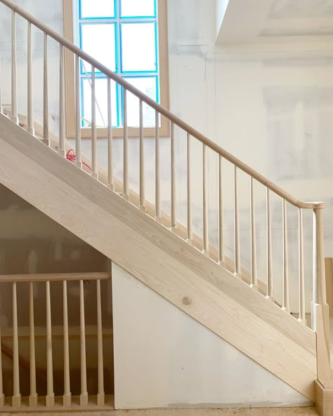 All Wood Stair Railing, Railing At Top Of Stairs, Stair Railings Wood, Stair Railing Ideas Wood, Traditional Stair Railing, Cottage Railing, Timeless Staircase, Wood Staircase Design, Stair Bannister Ideas