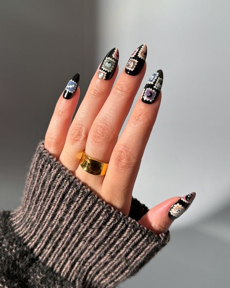 Hand Drew these Spooky Vintage Postage Stamps 👻🦇🎃 What are you dressing up as for Halloween? Let me know in the comments! Products used: @sweetienailsupply @dino_its_nail_oclock black & white poster gel @dndgel Black Ocean, Deep Taupe, Vintage, Barn Red, Freckle, Coco Butter, Defective Mauve, Goodie Bag @ballpit_shop Cheesecake • use code: COLORNOOK to save @sweetienailsupply • use code: THECOLORNOOK to save @nominal • use code: THECOLORNOOK25 to save @dndgel #dndgel #gelnails #pos... Stamp Nails, Coco Butter, Spooky Vintage, Black White Poster, Black Ocean, Vintage Postage Stamps, White Poster, Vintage Postage, Red Barns