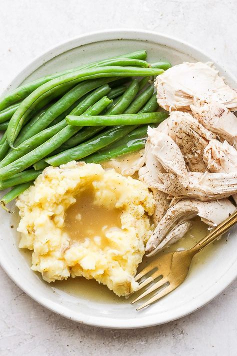 Gluten Free Gravy - The Wooden Skillet Gluten Free Gravy Recipe, Paleo Gravy, Cast Iron Roasted Chicken, Whole30 Chicken Recipes, Best Gravy Recipe, Beef Stew Healthy, Whole30 Beef, Paleo Thanksgiving Recipes, Healthy Mashed Potatoes