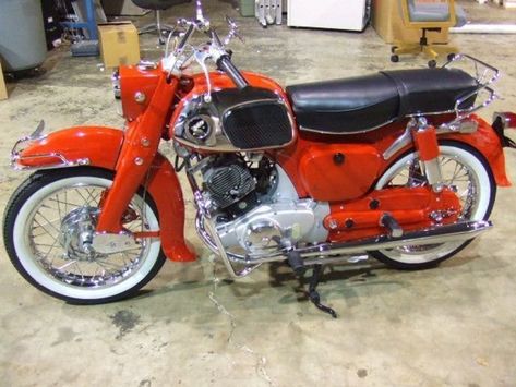 Old Honda Motorcycles, Honda Cb Series, Classic Honda Motorcycles, Bike With Sidecar, Ducati Monster Custom, Yamaha 125, Ducati 748, Motor Klasik, Vintage Honda Motorcycles